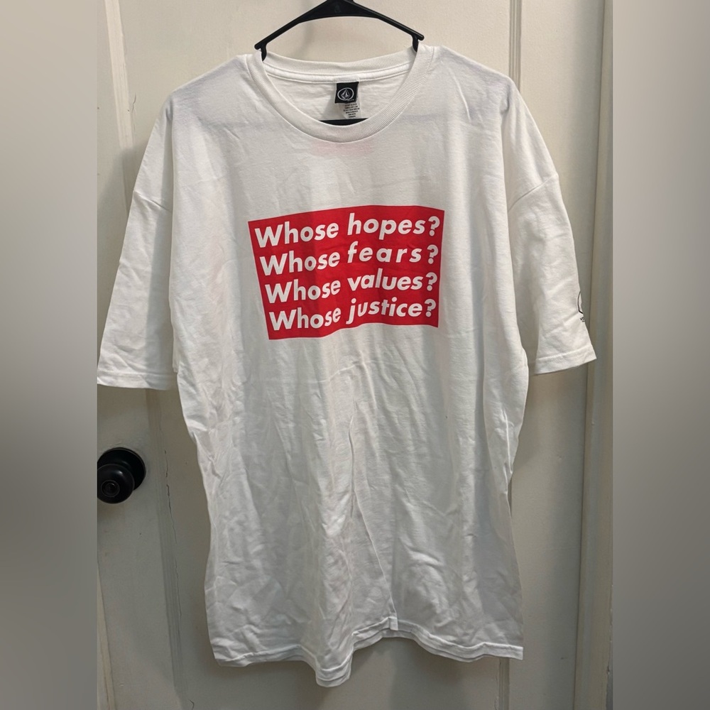 Volcom White Tee men’s xl NWOT